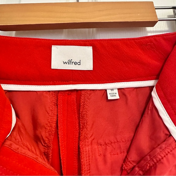 COPY - Aritzia wilfred high-waisted red shorts, 00 - Picture 2 of 2